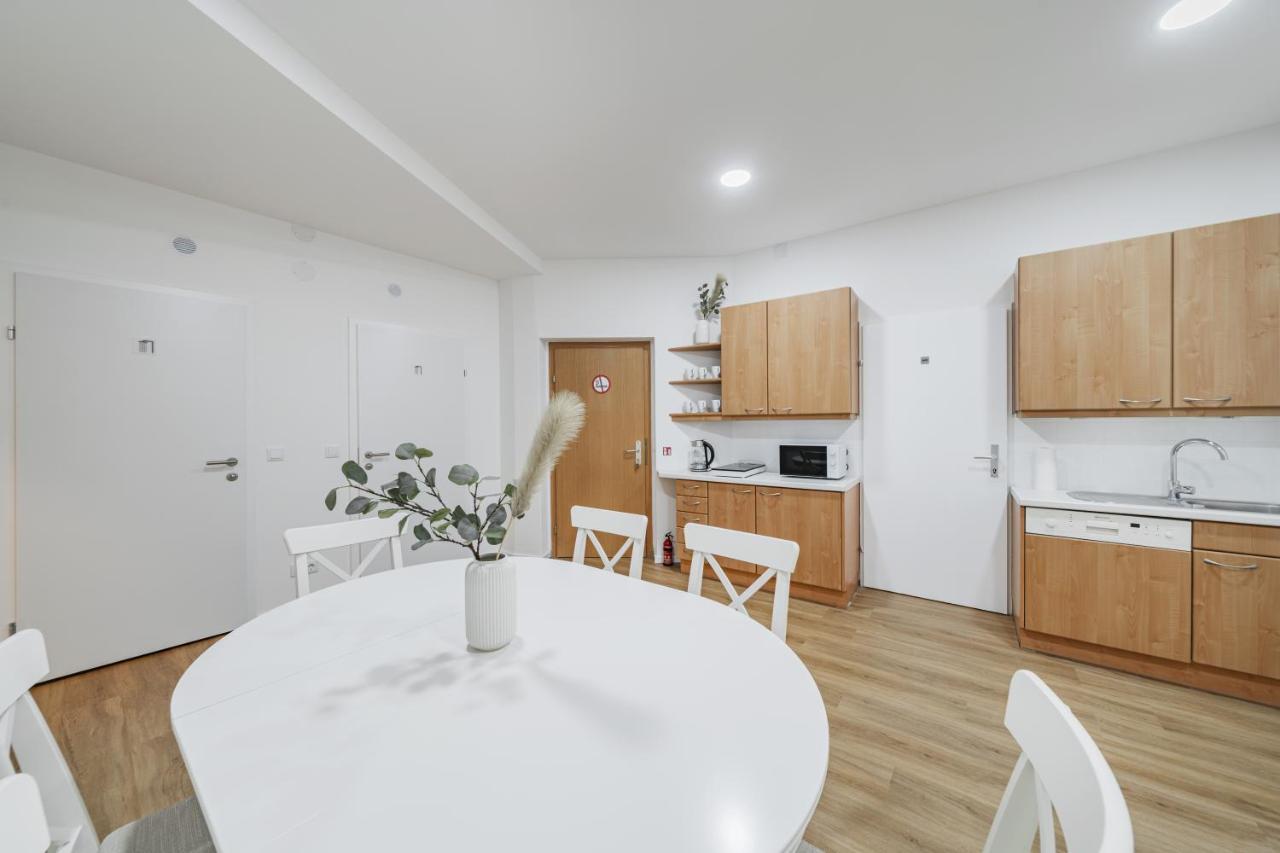 Central City Rooms By Home2 Vienne Extérieur photo